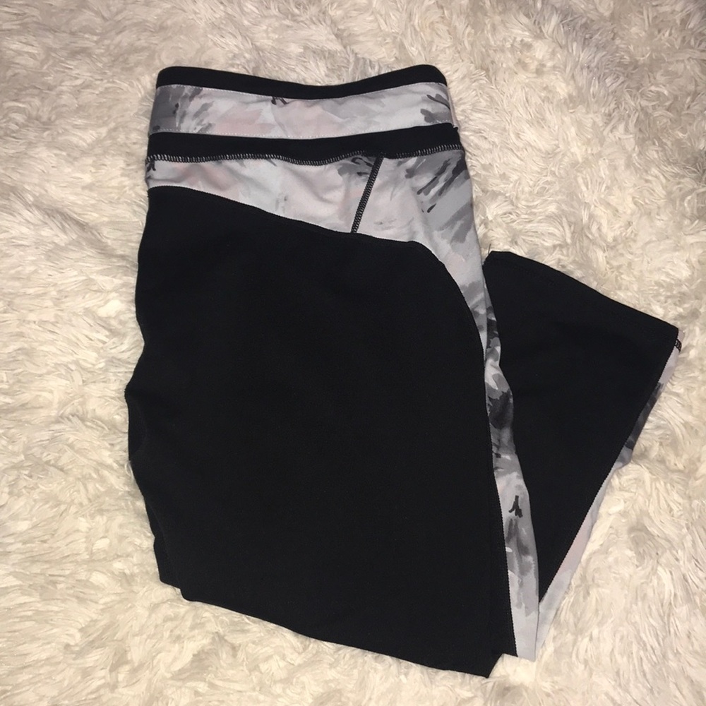 Capri Leggings 🖤💕